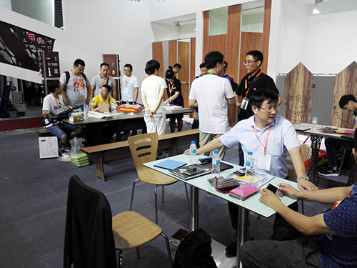 公司富名峰副總經(jīng)理率隊參加 第十八屆中國建博會 公司富名峰副總經(jīng)理率隊參加 第十八屆中國建博會